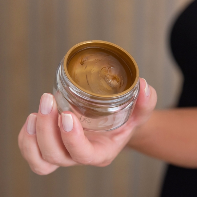 SERUM TRANSFORMADOR PARA ÁREAS RESSECADAS ESPUMANTE 50GRAMAS EMPÓRIO ESSENZA